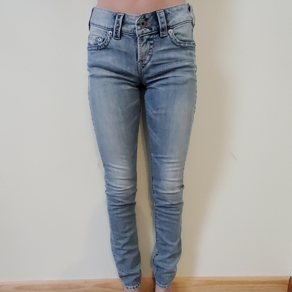 1921 skinny jeans, back flap pockets, light wash